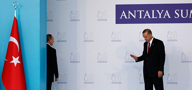 Атака турецких военных на российский бомбардировщик Су-24